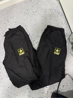 Army PT pants size medium